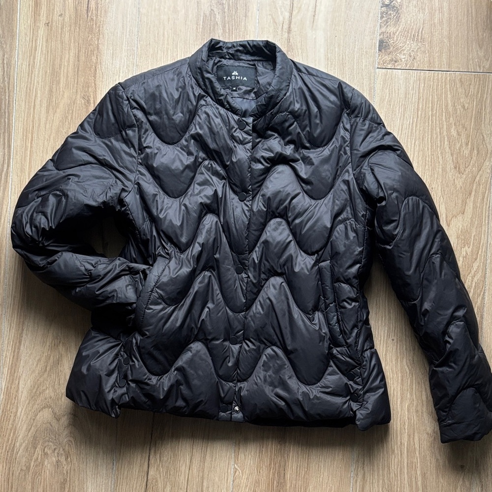 Women’s Korean brand Black Quilted Wave Puffer Jacket